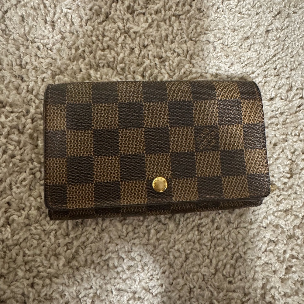 Authentic Pre-Loved Louis Vuitton Checkered Brown Wallet
